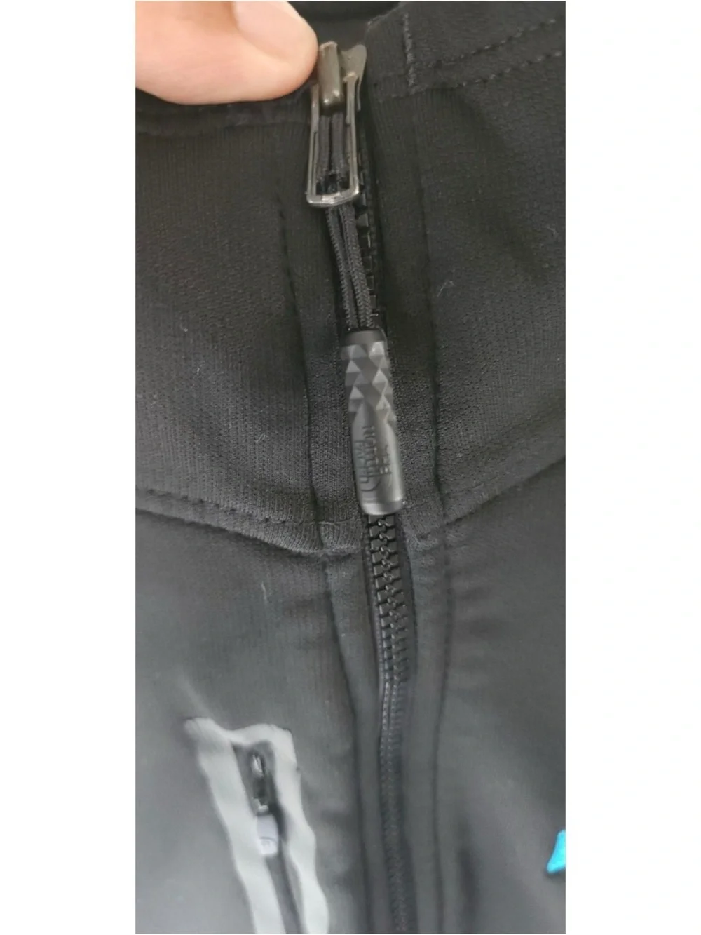 Men's Black Full-Zip Softshell Jacket